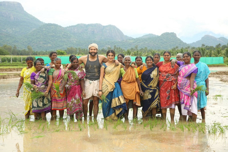 Jayam Ravi Nidhhi Agerwal Bhoomi Movie